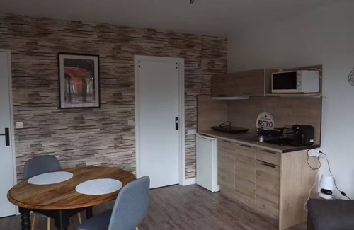 Charleville-Mezieres Appartement | Briand : Beautiful bright apartment, near train station, ideal for couple