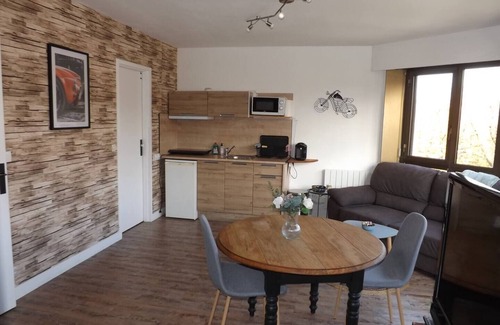 Charleville-Mezieres Appartement | Briand : Beautiful bright apartment, near train station, ideal for couple