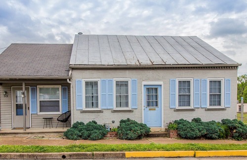 Hermann Maison | Brick Bungalow