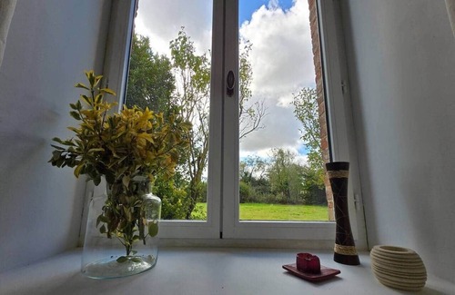 Notre-Dame-du-Hamel Maison | Brick house - calm, nature, comfort