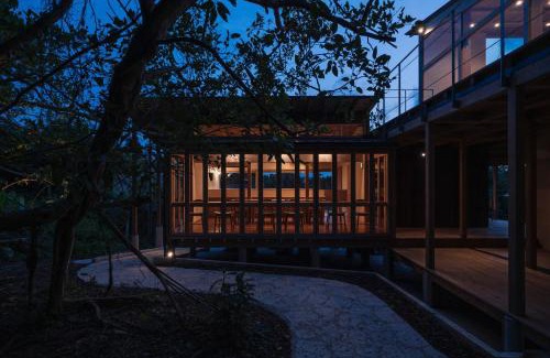 Tamagusuku-son Maison | Bridgebuilders Tourist Home