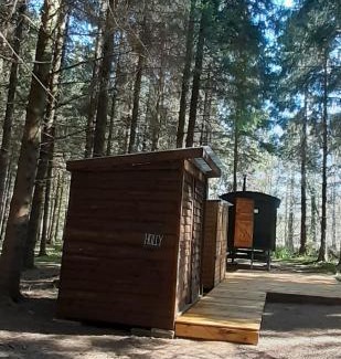 Middlemarsh Autre | Bridgewood Camping - Traditional Shepherd's Hut