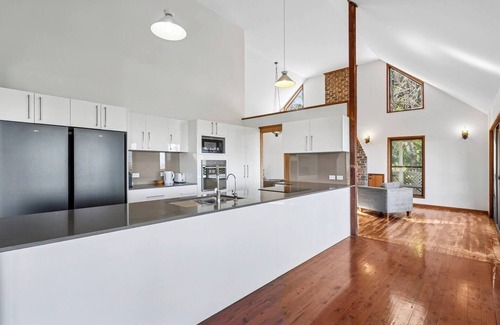 Reedy Creek Maison | Bridgman Canopy Bushland Retreat near Robina Town