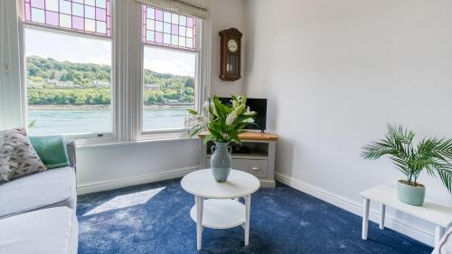 Bangor Maison | Brig y Don Menai