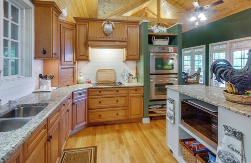 Pelham Maison | Brigadoon: Wide Open Valley Views, Monteagle/Sewanee: located by The Assembly.
