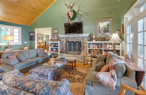 Pelham Maison | Brigadoon: Wide Open Valley Views, Monteagle/Sewanee: located by The Assembly.