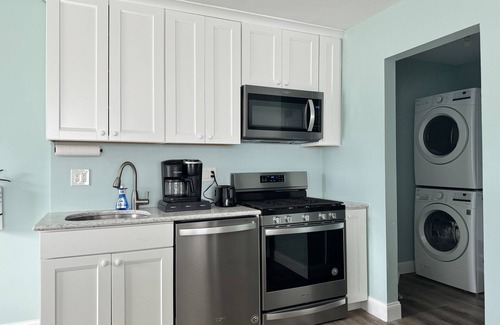 Southend Maison | Brigantine Beach Bliss - 15min walk to the beach.