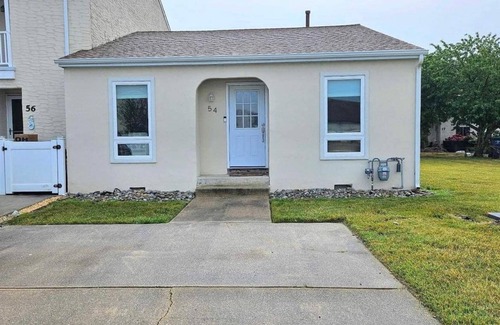 Southend Maison | Brigantine Beach Bliss - 15min walk to the beach.