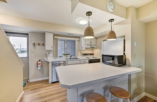 Southend Copropriété | Brigantine Condo w/ Beach Access & Pool Views