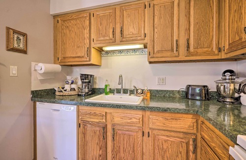 Southend Maison | Brigantine Retreat w/ Balconies - Walk to Beach!