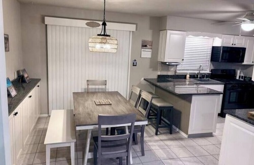 Southend Maison | Brigantine 3 bedroom with balcony & walk to beach!