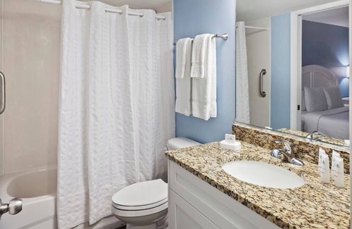 Ormond Beach Station Balnéaire | Bright 1BR w/Ocean Views, Private Balcony, Resort Amenities & Full Kitchen