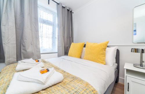 Enfield Highway Appartement | Bright 2 BDR Apartment w Parking
