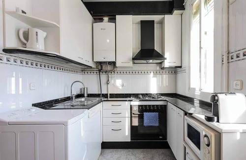 El Poble-sec Appartement | Bright 2 bedroom apartment located in the most attractive area of Barcelona