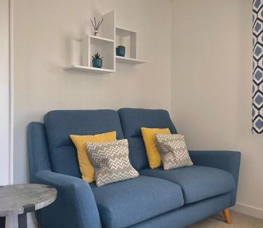 Montrose Appartement | Bright 2-bedroom apartment with parking in Montrose