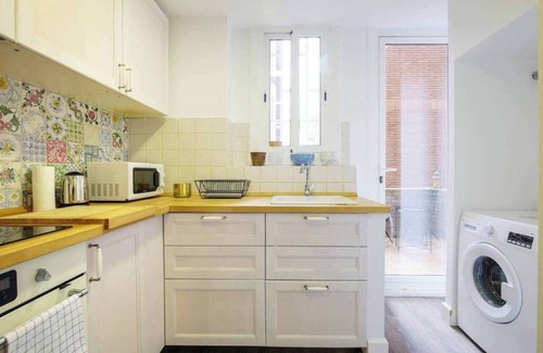 la Vila de Gracia Appartement | This apartment is a 2 bedroom(s), 1 bathrooms, located in Barcelona, Catalunya.