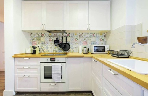 la Vila de Gracia Appartement | This apartment is a 2 bedroom(s), 1 bathrooms, located in Barcelona, Catalunya.