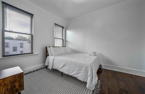 Newark Appartement | Bright 3BR Home in NYC, Near Downtown & NYC, EWR