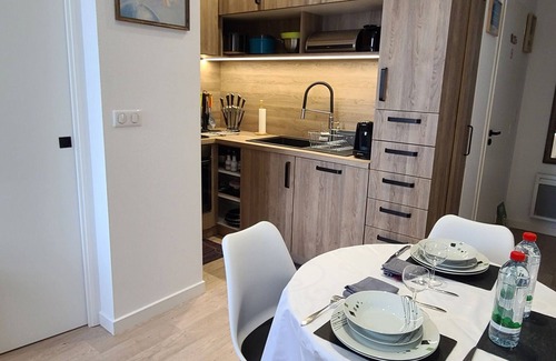 Vittel Appartement | Appartement lumineux 4* pour 2 à Vittel, proche thermes, WiFi, parking gratuit