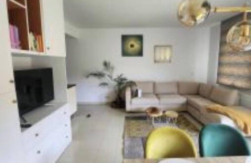 Ganshoren Appartement | Bright apartment with private terrace right next to the Basilix