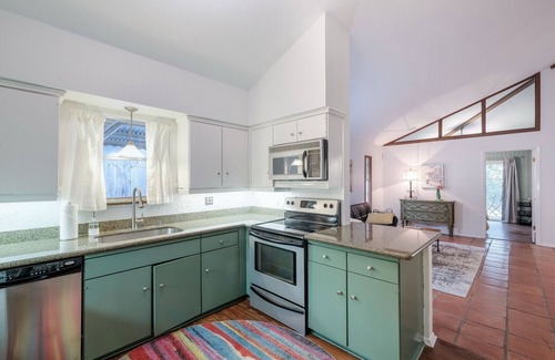 Oak Park - Northwood Maison | Bright & airy 3 bedroom home centrally located in zip 78209!