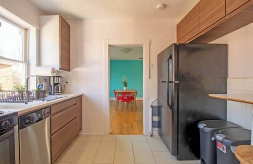 Wilmington Maison | Bright & Airy Apartment w Massive Master Suite