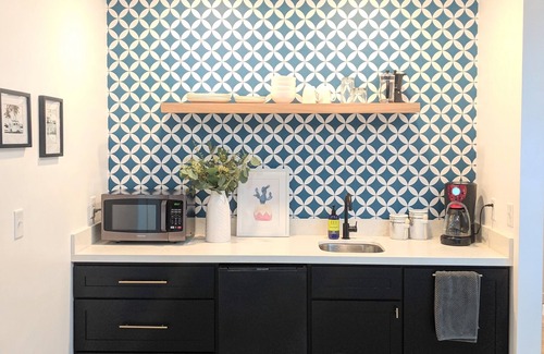 Gainesville Maison | Bright & Airy HOUSE for 12, Walk to Campus!