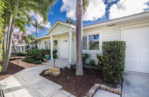 Juno Beach Maison | Bright & Airy Luxury Cottage sur la plage de Juno