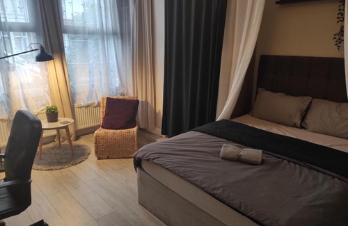 Cranbrook Maison | Bright & Airy Spacious Double Room