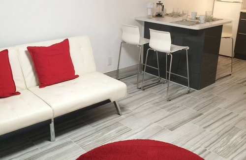 Queens Appartement | Lumineux, tout le nouveau semi-sol Appartement
