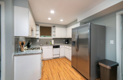 Roswell Appartement | Lumineux et charmant appartement sous-sol près du centre-ville de Roswell