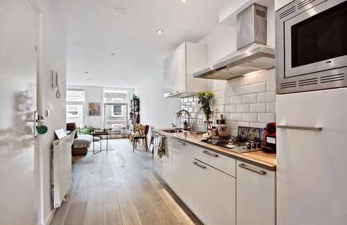 Oude Pijp Appartement | Bright and Charming Apartment in Amsterdam’s Lively De Pijp District