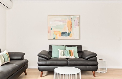 Ryde Appartement | Bright and convenient apartment, close to shops