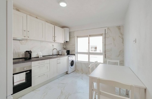 Paco De Arcos Appartement | Bright and Family Flat in Paço de Arcos by HostWise