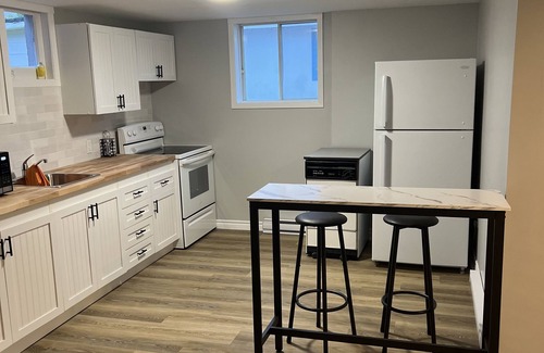 New Glasgow Appartement | Bright and fresh basement apartment, newly renovated.