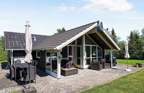 Tikob Maison | Bright and inviting summer house in North Zealand