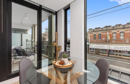 Fitzroy North Appartement | Bright and Modern 1BR Apt with Balcony and Car Park
