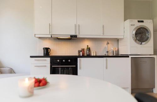 Skillebekk Appartement | Bright and modern apartment on a quiet street