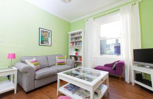 Newington Appartement | Bright and Modern Causewayside Apartment