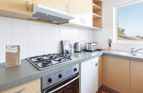 Flemington Appartement | Bright and Modern Pad in Flemington with Parking