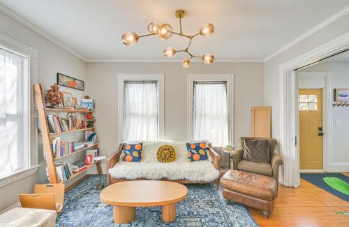 Watertown Maison | Bright and Pet-Friendly Home 2 Mi to Harvard Square