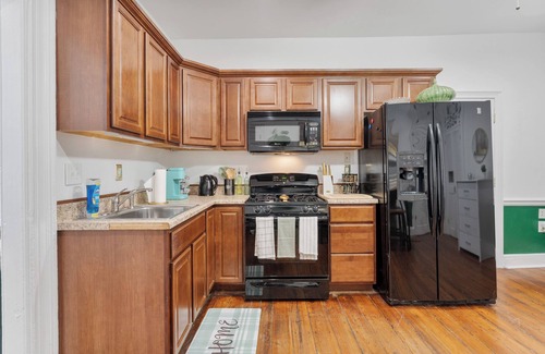 Old Town Fredericksburg Appartement | Bright and Spacious Studio in Heart of FXBG