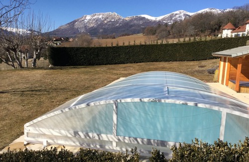 Gap Villa | Villa lumineuse et spacieuse. Piscine abri espaces de jeux. Vue dégagée sur Gap