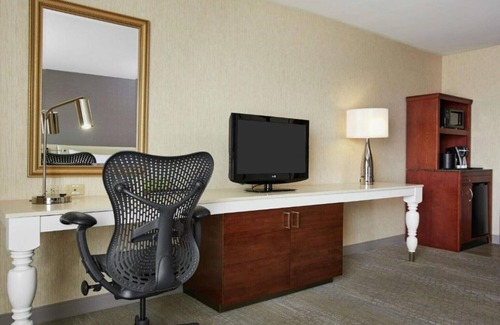 The East Side Maison | Bright and comfy stay, close to the Bay !!