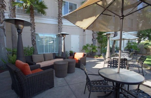 The East Side Maison | Bright and comfy stay, close to the Bay !!