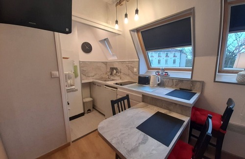 La Roche-Posay Appartement | Appartement lumineux avec climatisation et WIFI, proche des Thermes St Roch