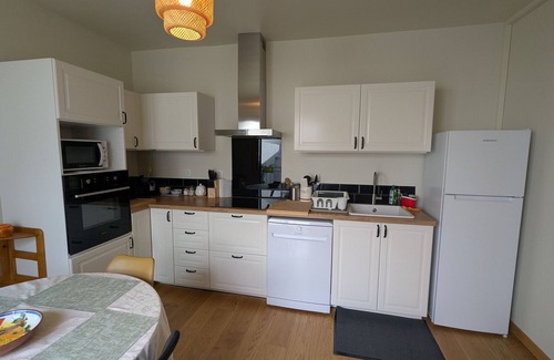 Montargis Appartement | Bright apartment in central Montargis with canal view