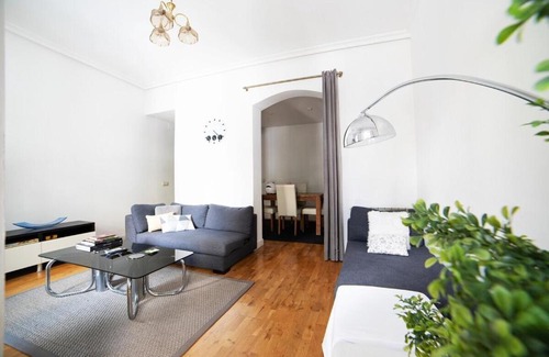 Chamberi Appartement | Bright apartment in Historical City Center