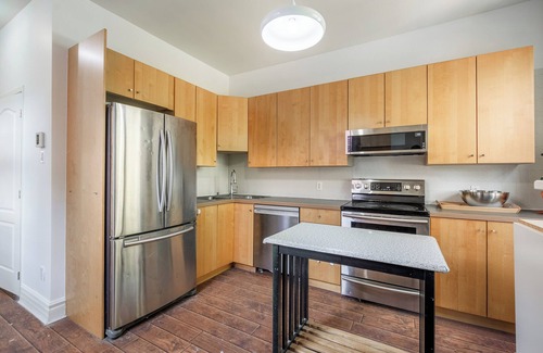 Pointe-Saint-Charles Appartement | Appartement lumineux situé à Montréal, à proximité du Centre-Ville
