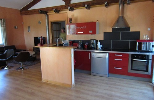 Villalbe Appartement | Appartement lumineux,beaucoup de caractère,terrasse privative,piscine,jardin
